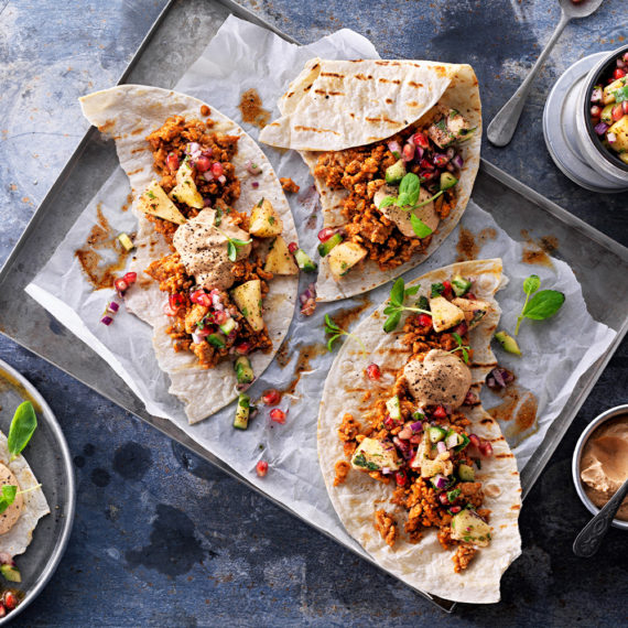 Kycklingtaco med ananas- och granatäppelsalsa