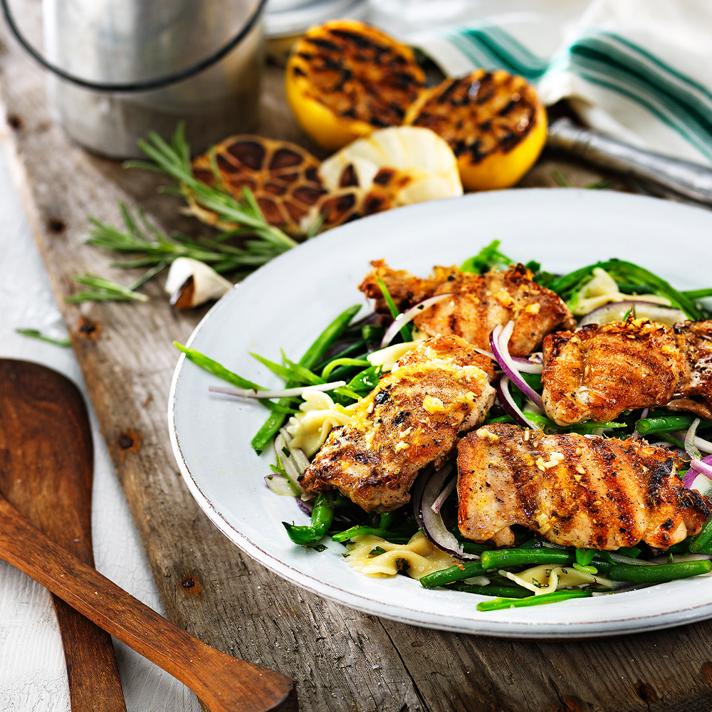 Citrongrillad kycklinglårfilé med pastasallad avfärska bönor