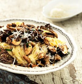 Grillad kyckling med krämig tagliatelle & stekta höstsvampar