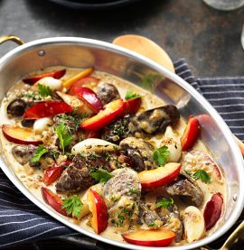 Näringsrik kycklinglevergryta med plommon & timjan