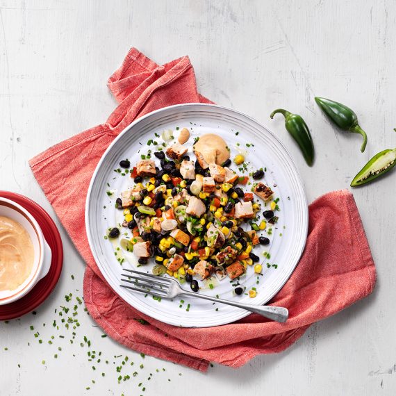 Mexikansk kycklingsallad med BBQ Stekt & tärnad kyckling