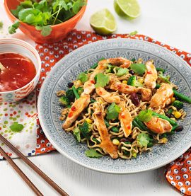 NUDELSALLAD med sweet chili-kyckling - Kronfågel