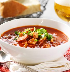 STARK TOMATSOPPA med kyckling, vitlök och chorizo - Kronfågel