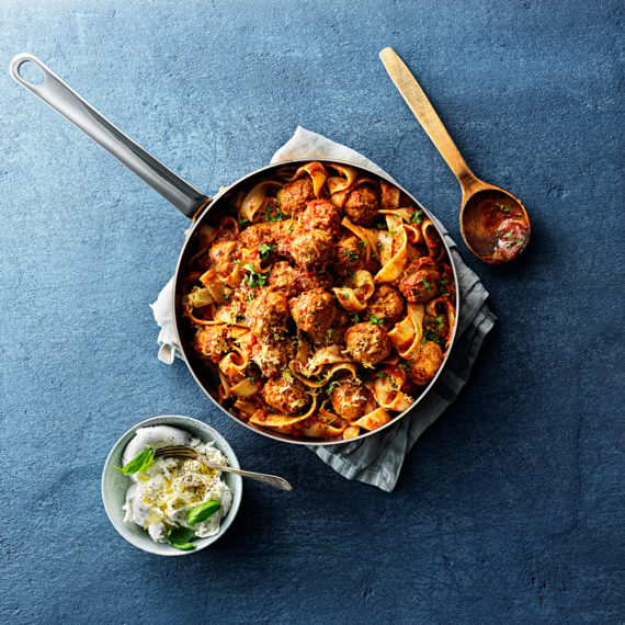 Italienska kycklingköttbullar med tomatsås