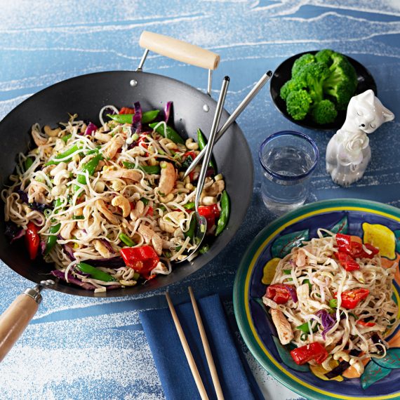Strimlad kyckling, perfekt till wok. - Kyckling från Kronfågel