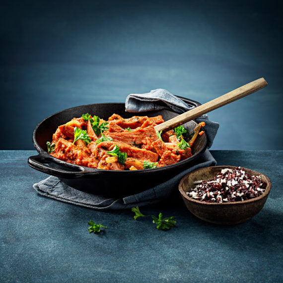 Stroganoff på kycklingmiddagskorv med blomkålsris