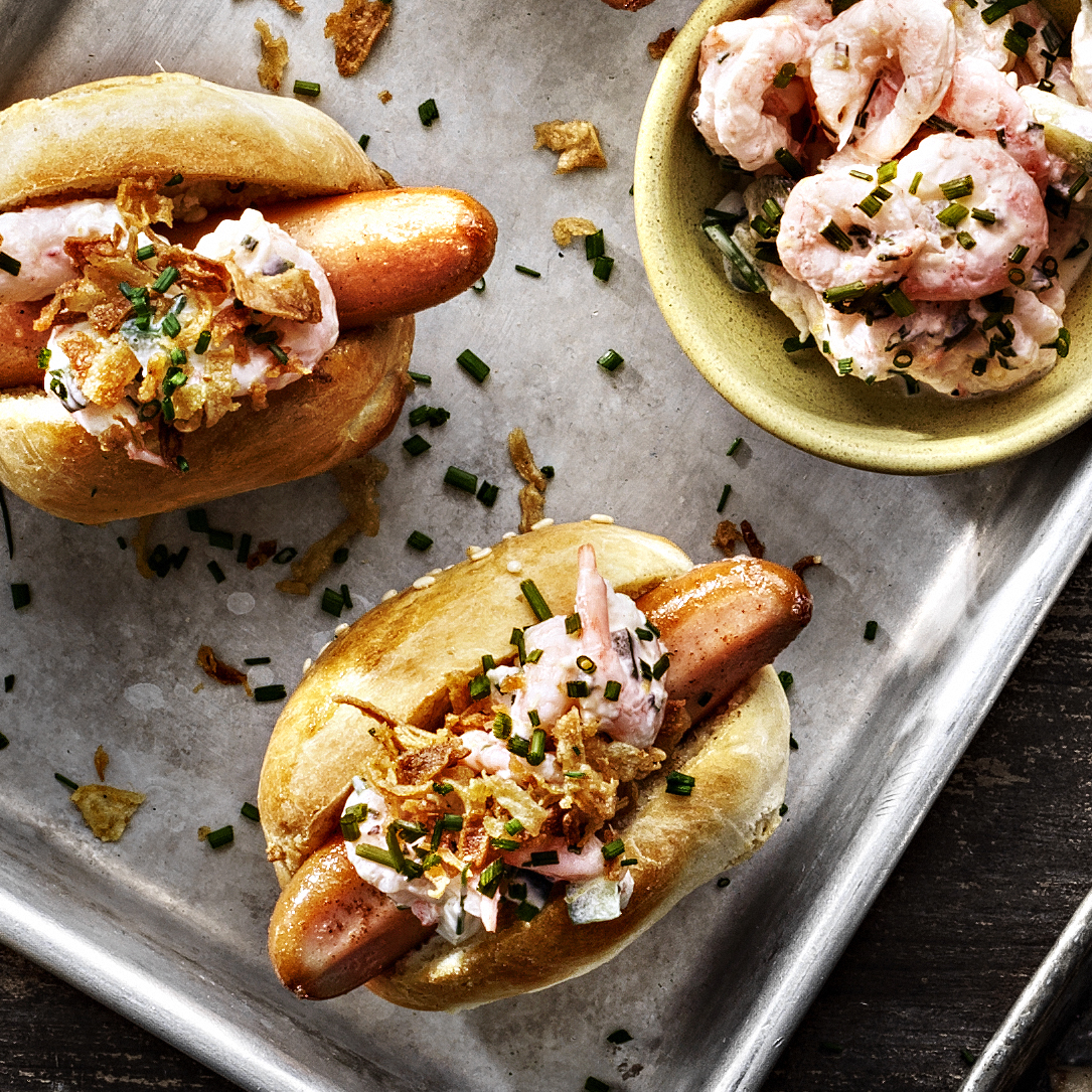 Påsk_Mini_korv_med_bröd_räksallad_ostad lök _1000x1000px