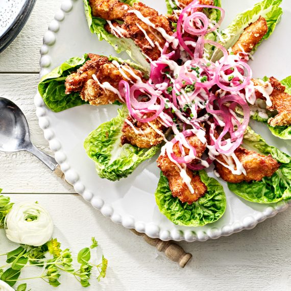 Pankofriterad kyckling med caesarsallad - Kronfågel