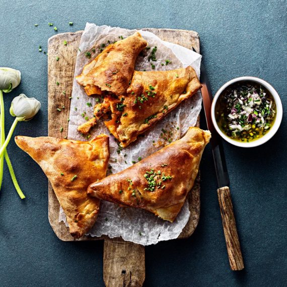 Kycklingpiroger med tomat och basilika - Recept