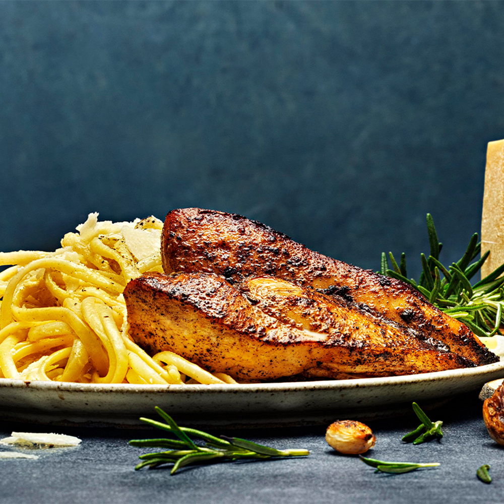 Kryddmarinerat_Kycklingfile_brynt_smor_rosmarin_pasta_limone_1000x1000