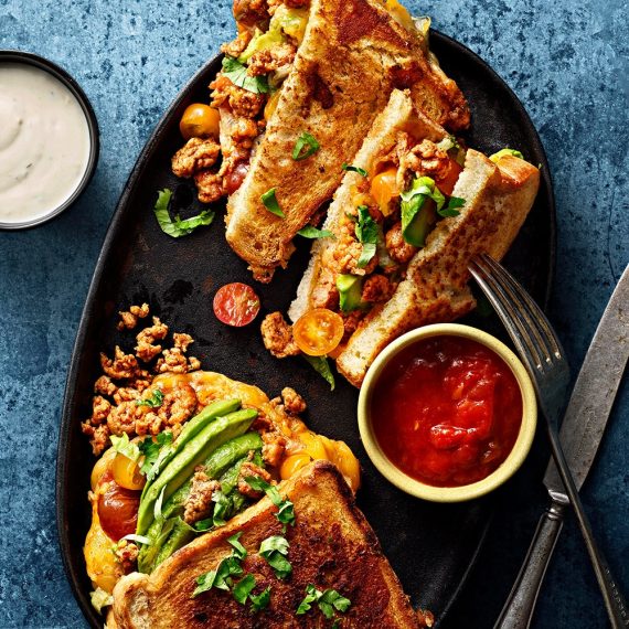 Taco grilled cheese sandwich med kycklingfärs