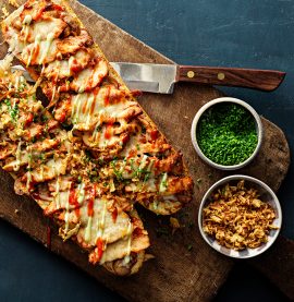 ZAPIEKANKA – POLSK PIZZA med BBQ-stekt kyckling – Kronfågel